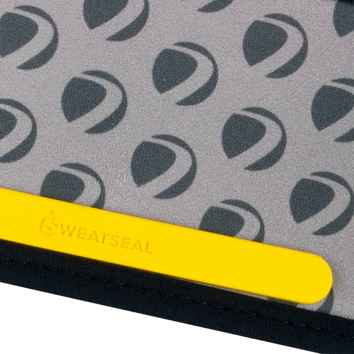 DYE X HALO - HEAD WRAP - SKULLS BLACK/SILVER - Image 3